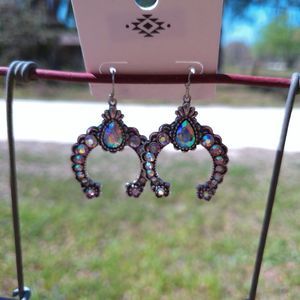 Squash Blossom earring NEW. Fashion Jewelry as is byer pays shipping